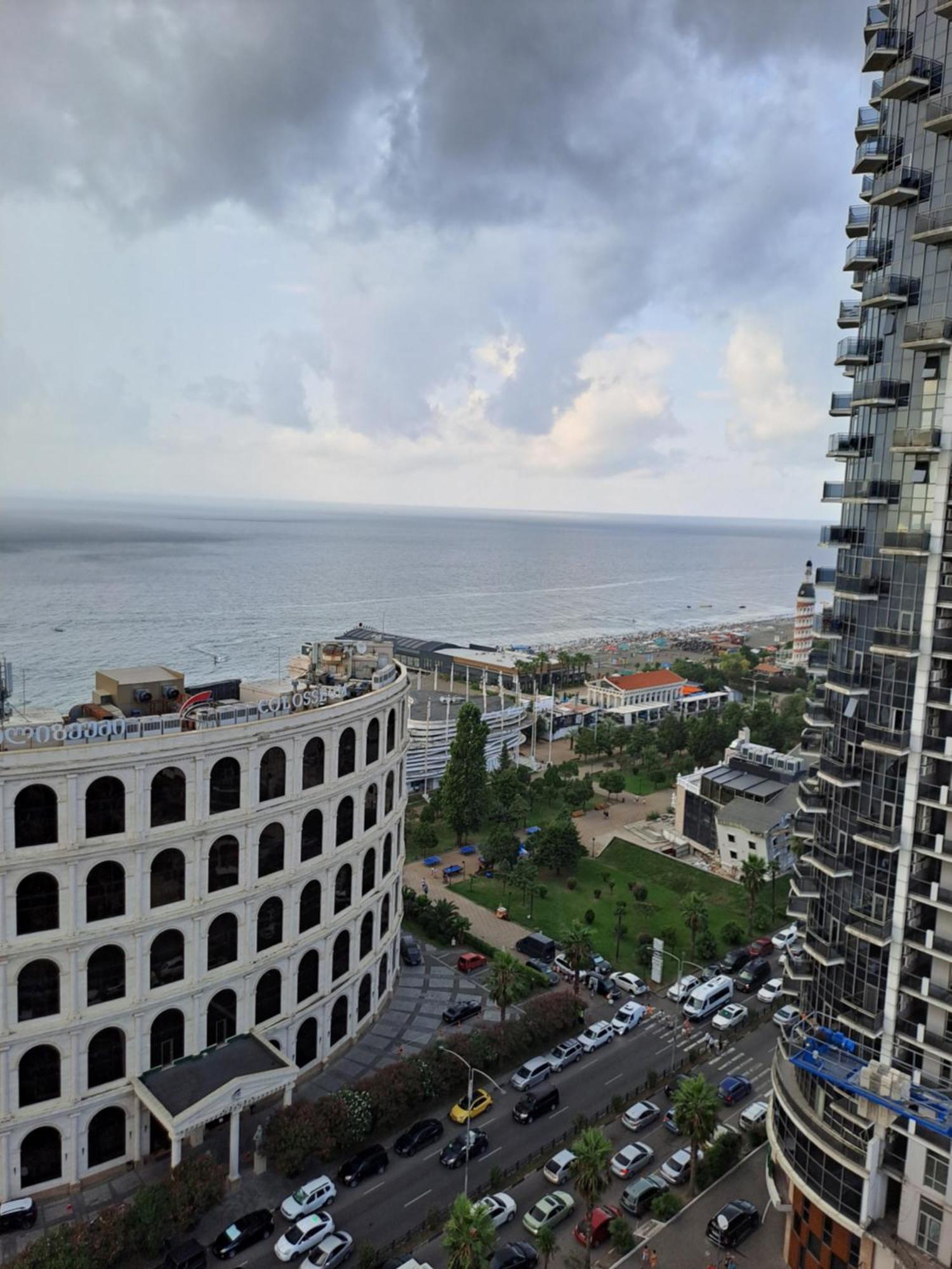 Апартаменти Batumi Orbi Sea View Екстер'єр фото