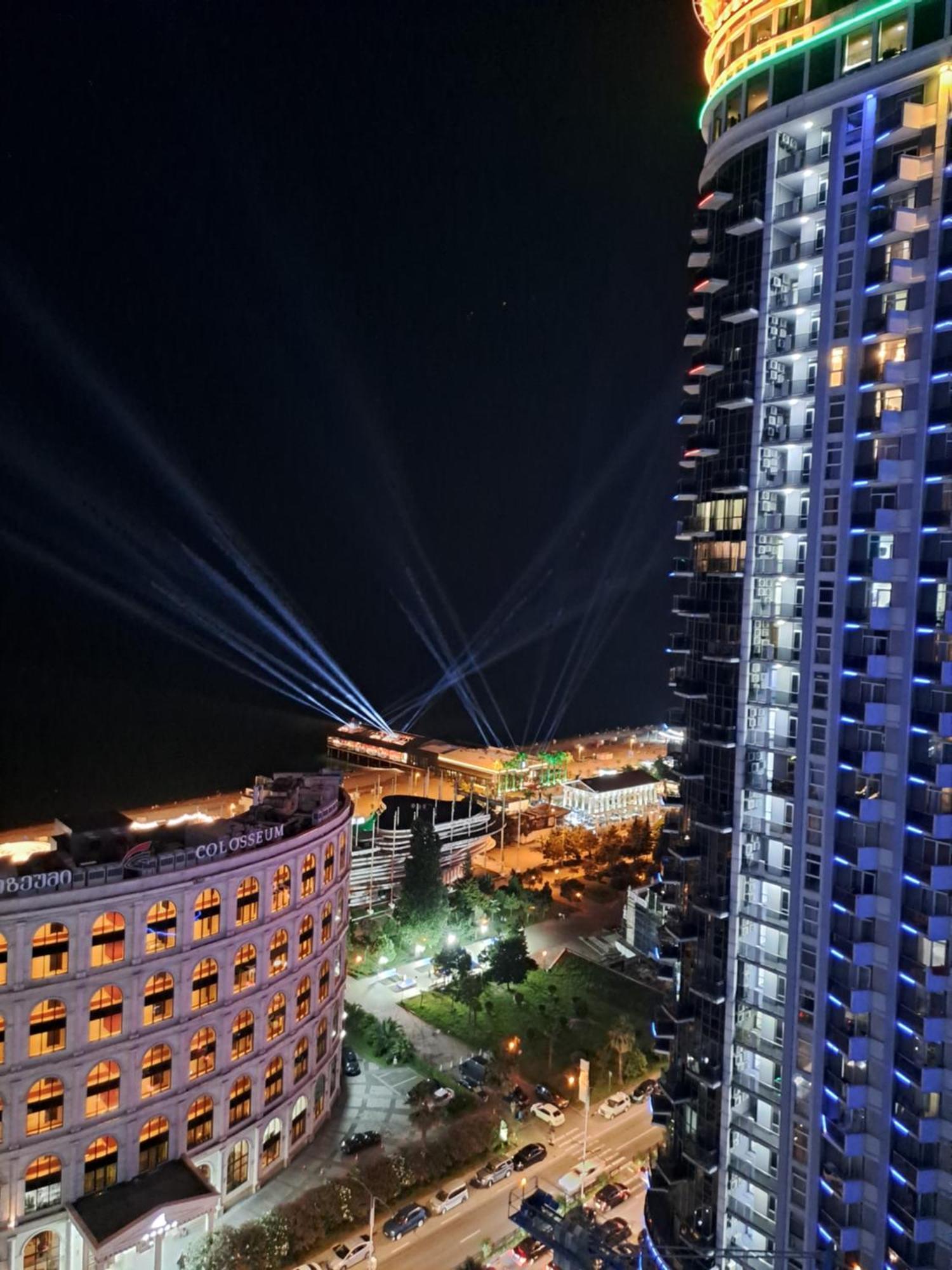 Апартаменти Batumi Orbi Sea View Екстер'єр фото
